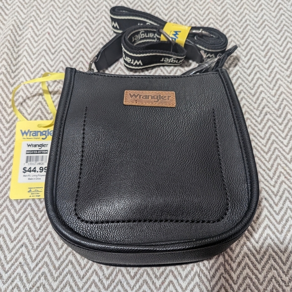 Wrangler Black Leather Shoulder Bag - Picture 2 of 12